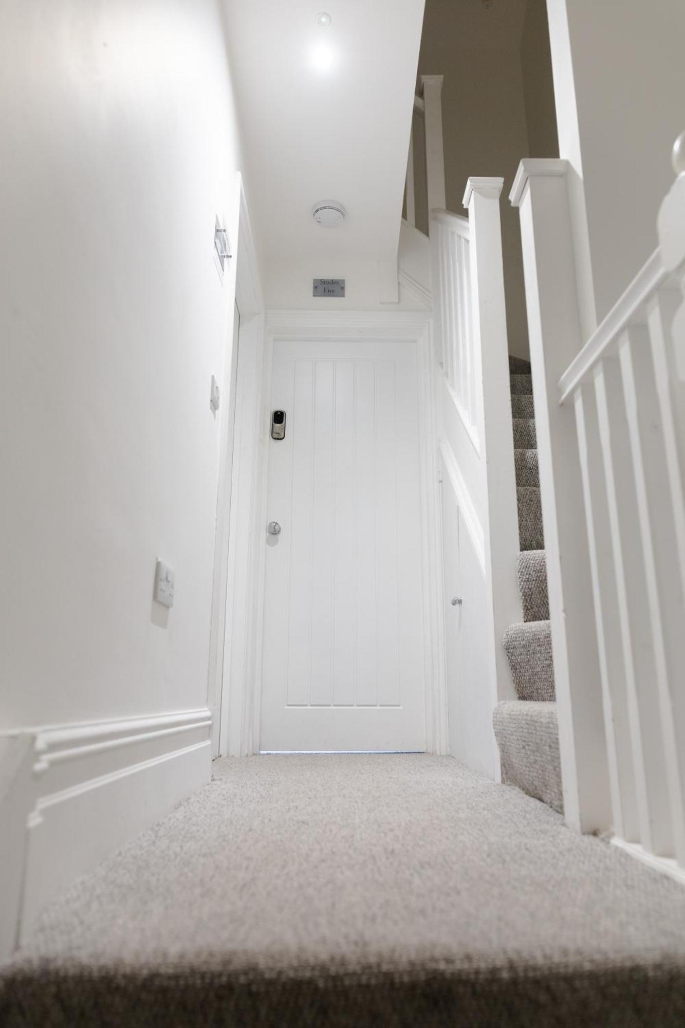 Bay City Studio Apartments كارديف المظهر الخارجي الصورة