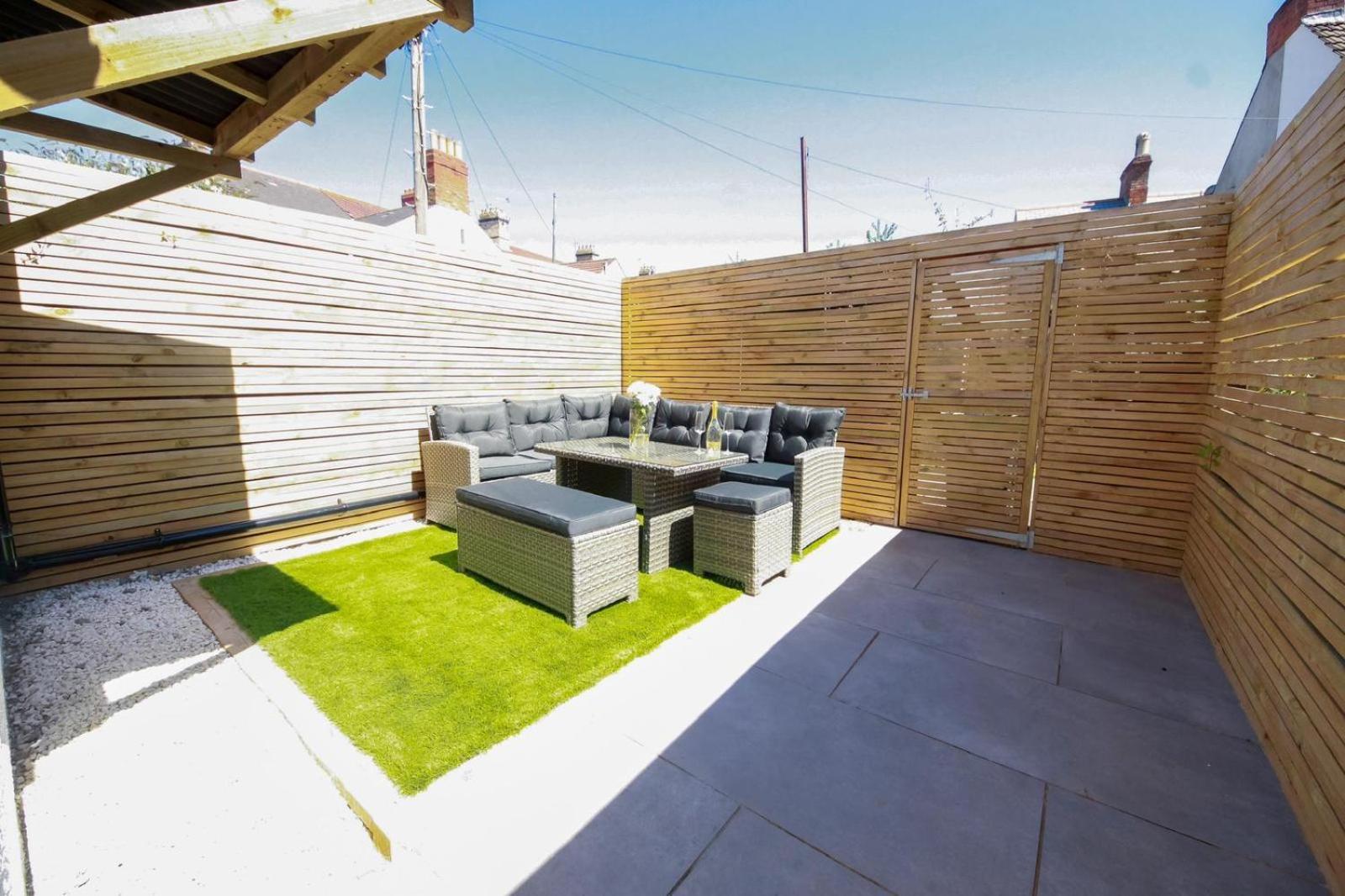 Bay City Studio Apartments كارديف المظهر الخارجي الصورة